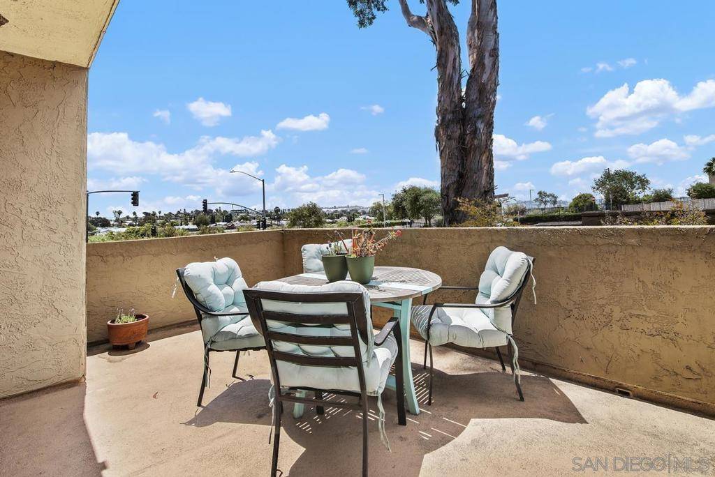 Oceanside, CA 92057,5037 Los Morros Way #71