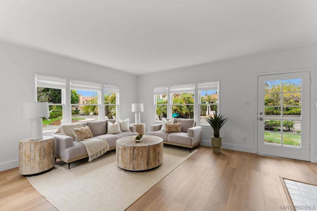 La Jolla, CA 92037,503 Rosemont St