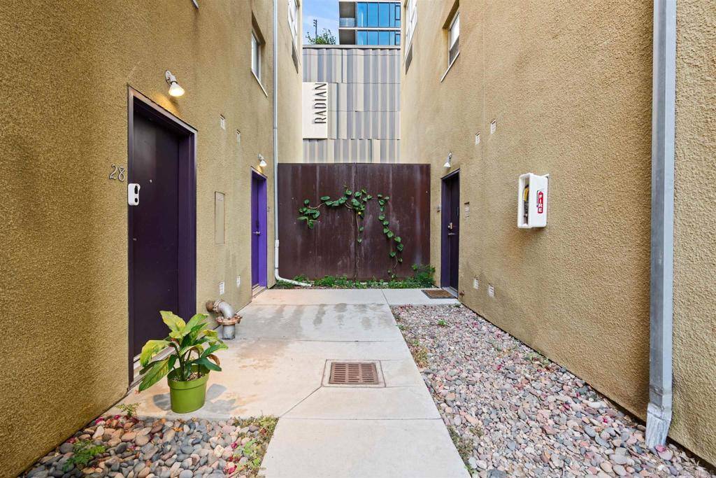 San Diego, CA 92101,948 G St #22