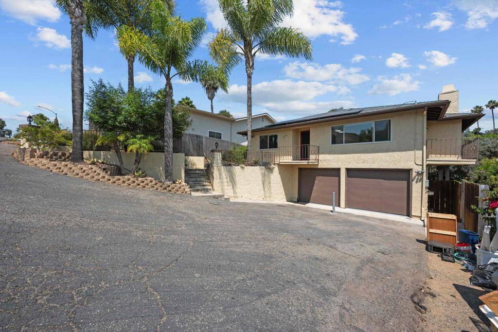 Vista, CA 92083,219 Lyon Cir