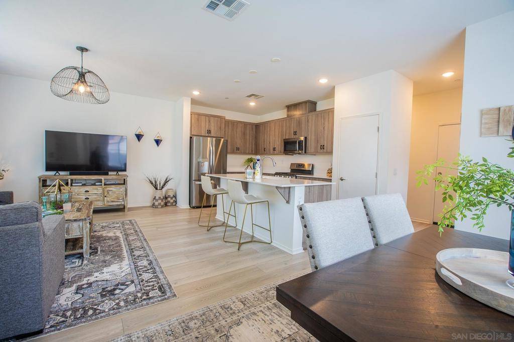 Fallbrook, CA 92028,359 SWEET PLACE