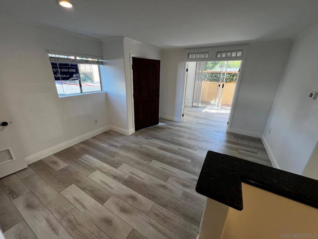 San Diego, CA 92122,3979 Nobel Dr #305