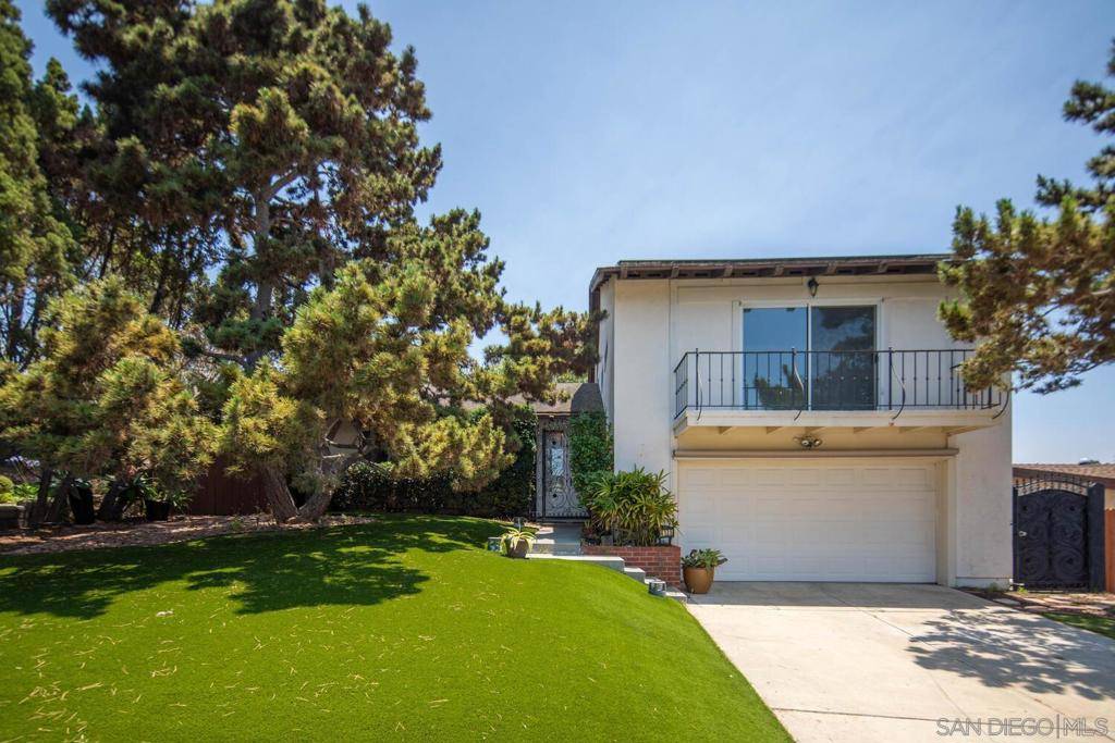San Diego, CA 92117,4135 Huerfano Ave