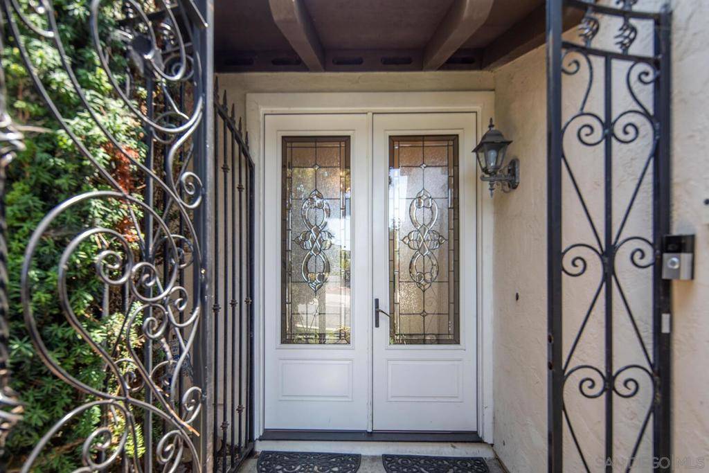 San Diego, CA 92117,4135 Huerfano Ave