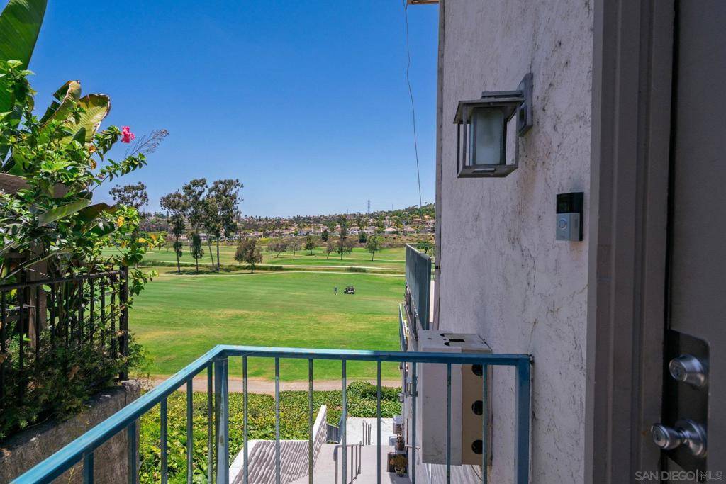 Carlsbad, CA 92009,2544 Navarra Rd #6
