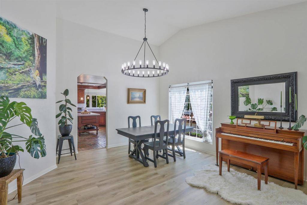 Ramona, CA 92065,15549 Vista Vicente Dr