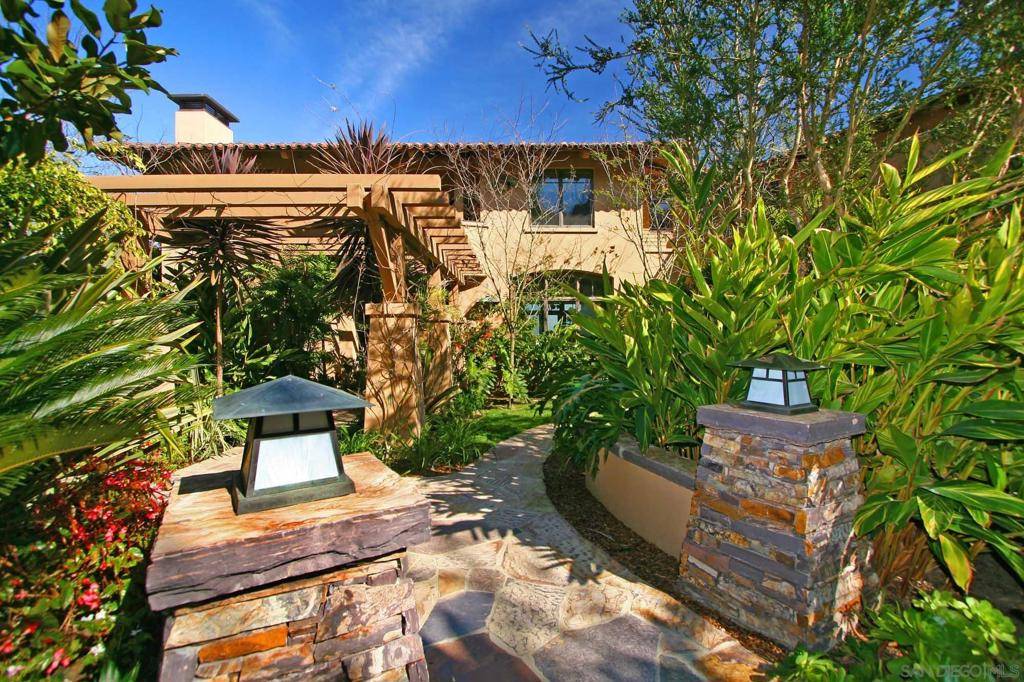 La Jolla, CA 92037,6717 La Jolla Scenic Dr S