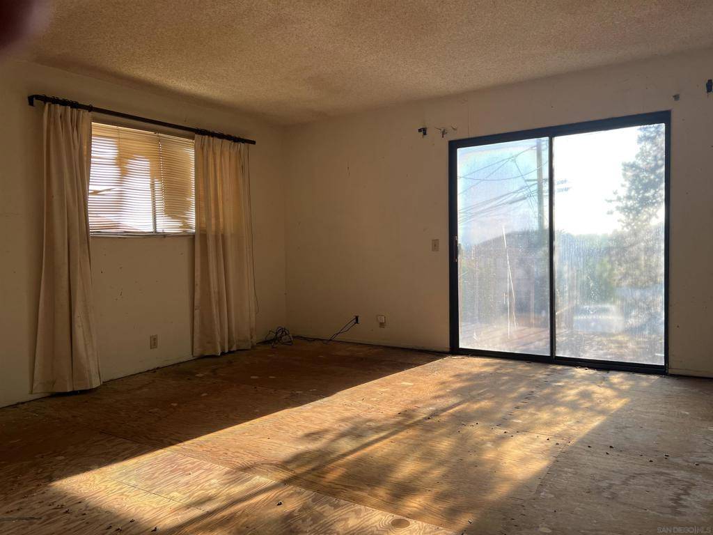 Spring Valley, CA 91977,1321 Coronado Avenue