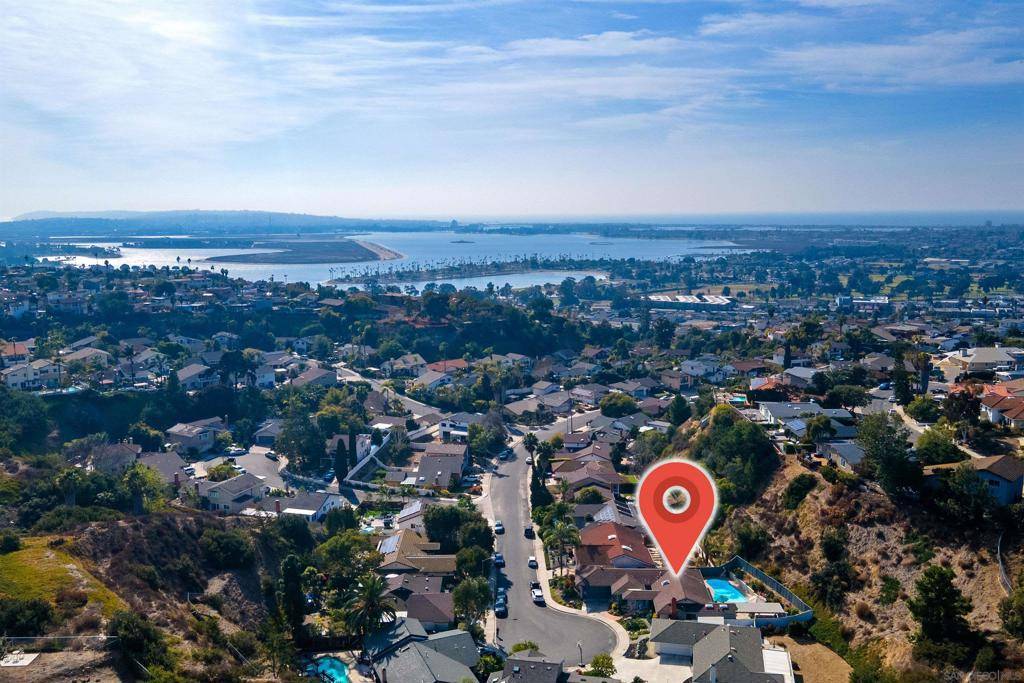 San Diego, CA 92117,4044 Via del Conquistador