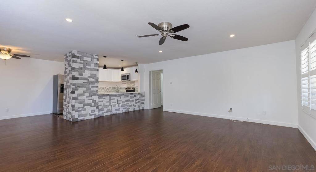 San Diego, CA 92111,2037 Burton st #42