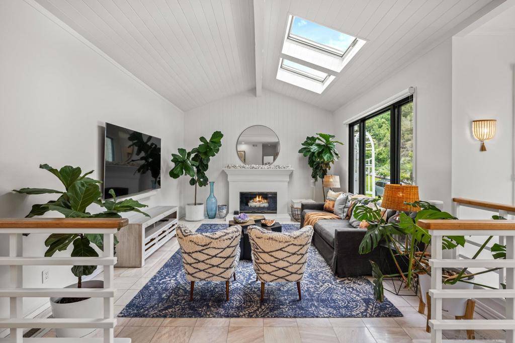 La Jolla, CA 92037,778 La Canada St