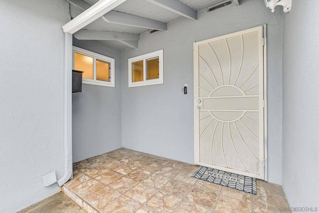 Lakewood, CA 90715,Address not disclosed