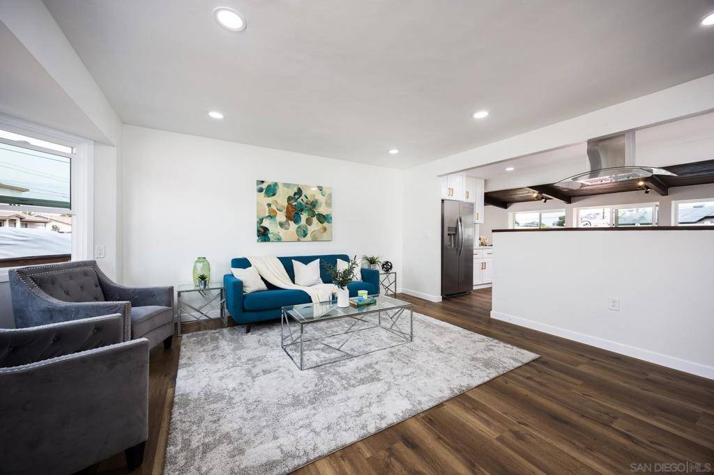 San Diego, CA 92117,3366 Neosho Pl