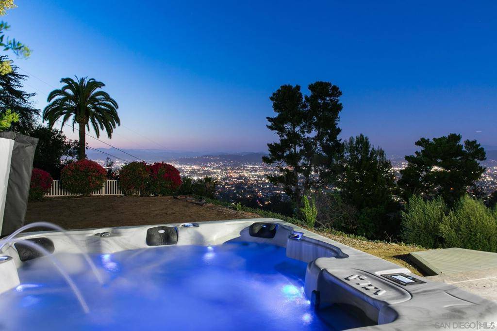 La Mesa, CA 91941,5030 Helix Ter