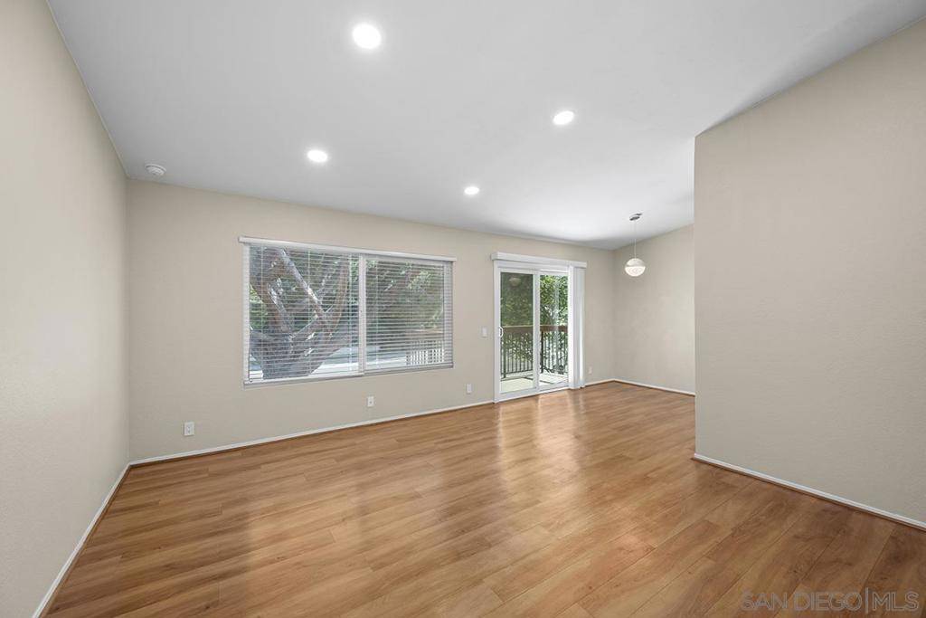 San Diego, CA 92122,4060 Porte La Paz #37