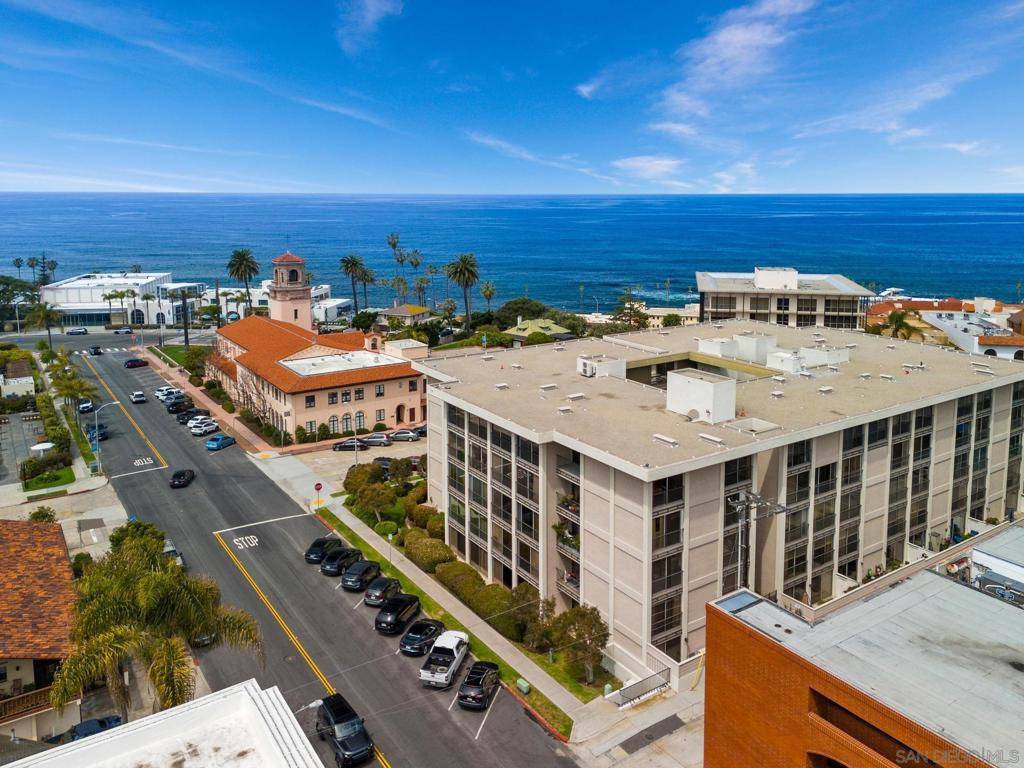 La Jolla, CA 92037,7811 Eads Ave #307