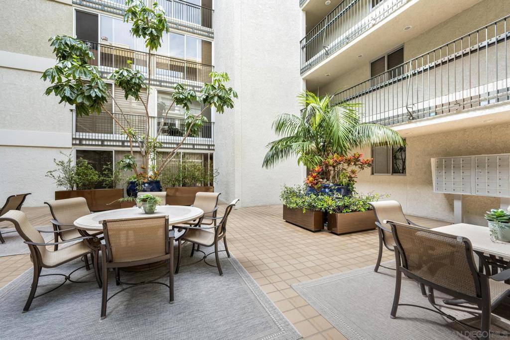 La Jolla, CA 92037,7811 Eads Ave #307