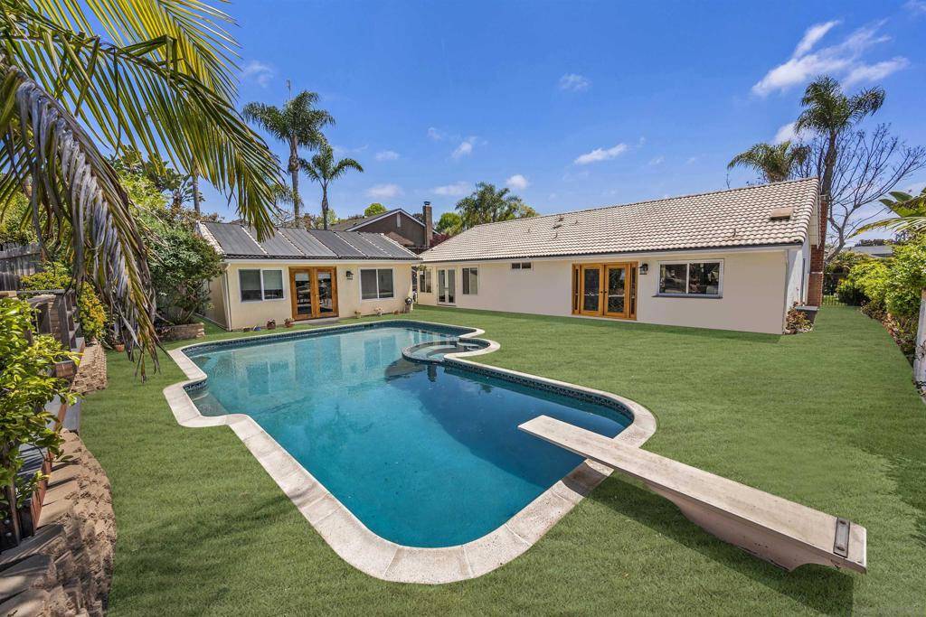 CA 92024,1510 Orangeview Dr #1-2
