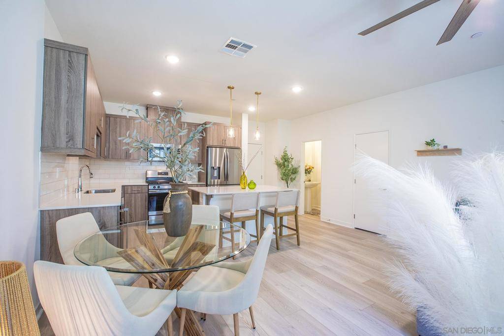 Fallbrook, CA 92028,35177 GROVE TRAIL