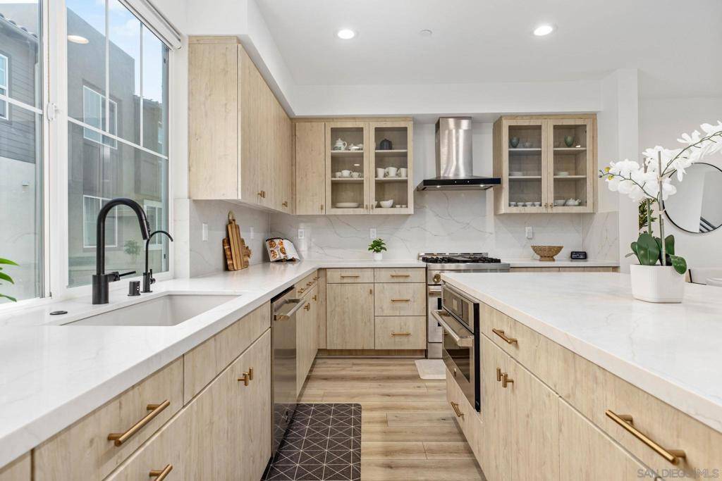 San Diego, CA 92130,13040 Lumen Way