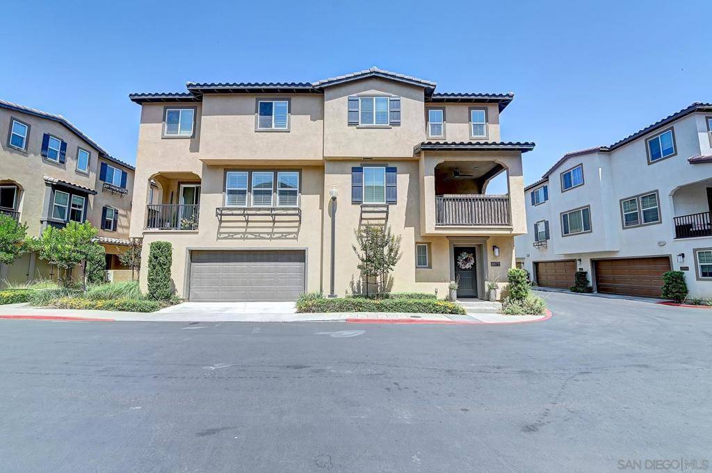 Los Alamitos, CA 90720,10572 Acorn Place