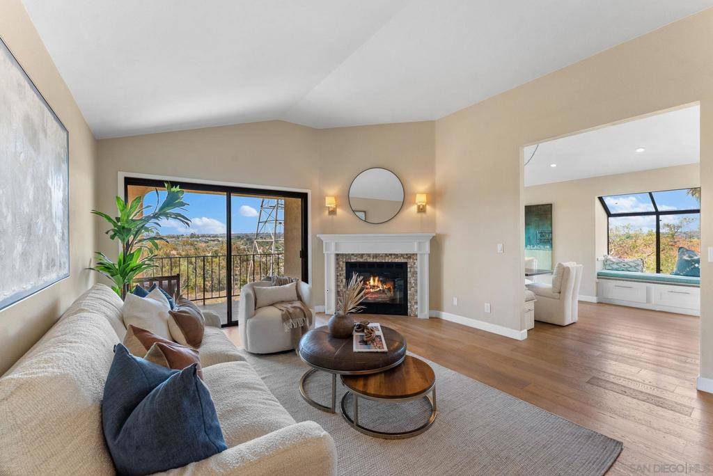 Carlsbad, CA 92009,3127 Vista Rica
