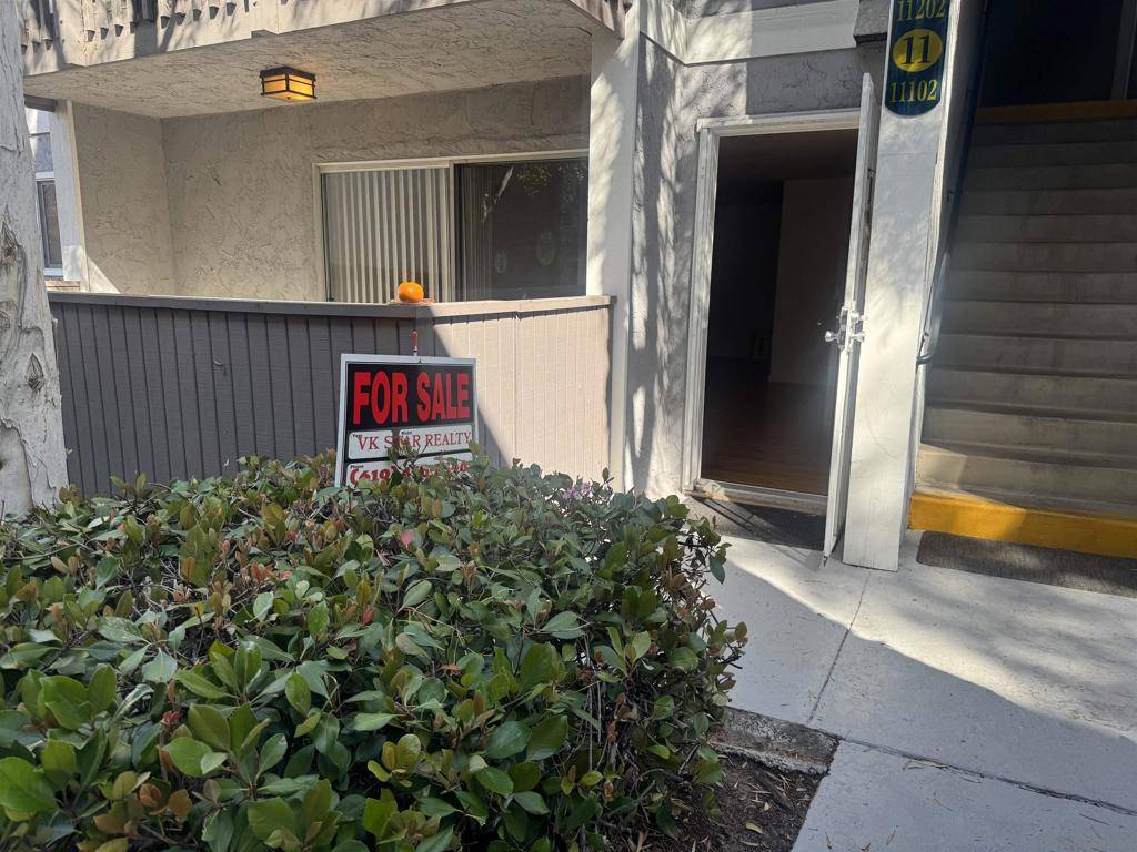 San Diego, CA 92115,6333 College Grove Way #11102