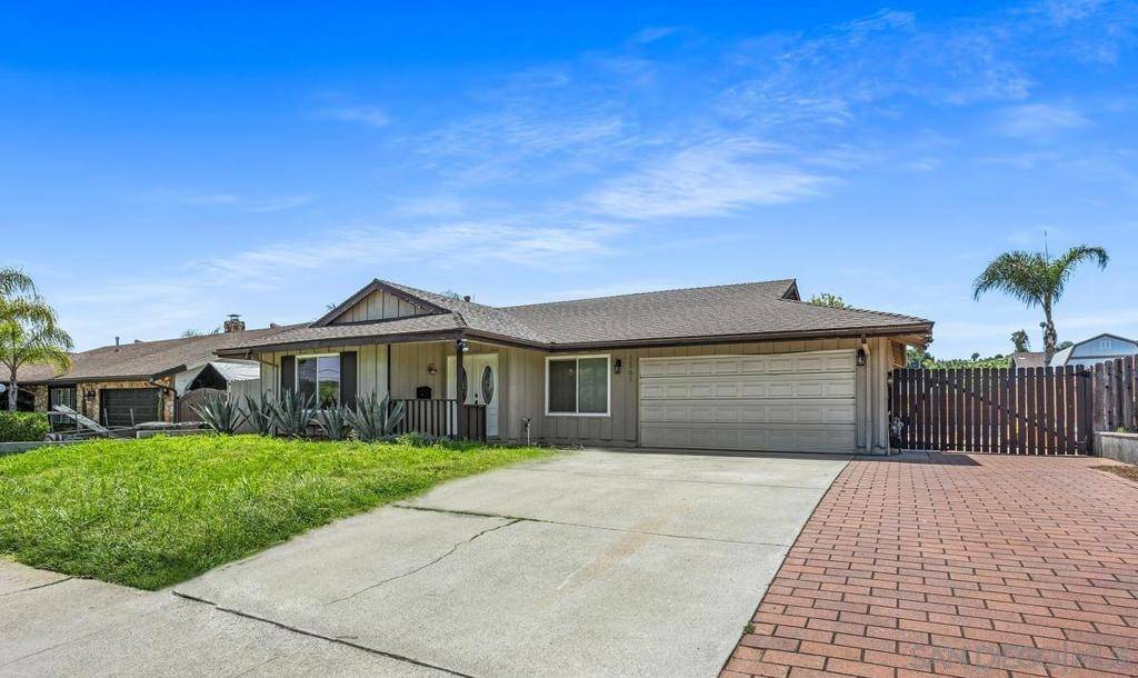 Escondido, CA 92027,1561 Oak Hill Dr