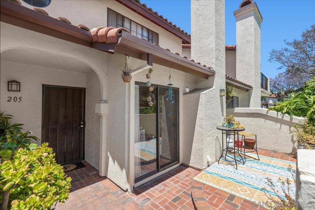 San Diego, CA 92122,4215 Porte De Palmas #205
