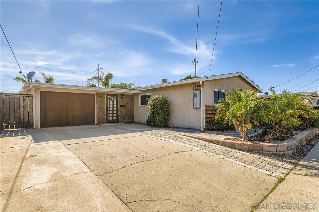 San Diego, CA 92117,4654 Cheshire Street