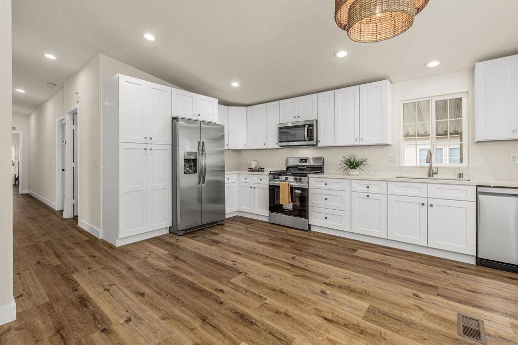 Escondido, CA 92029,1301 S Hale Ave #4