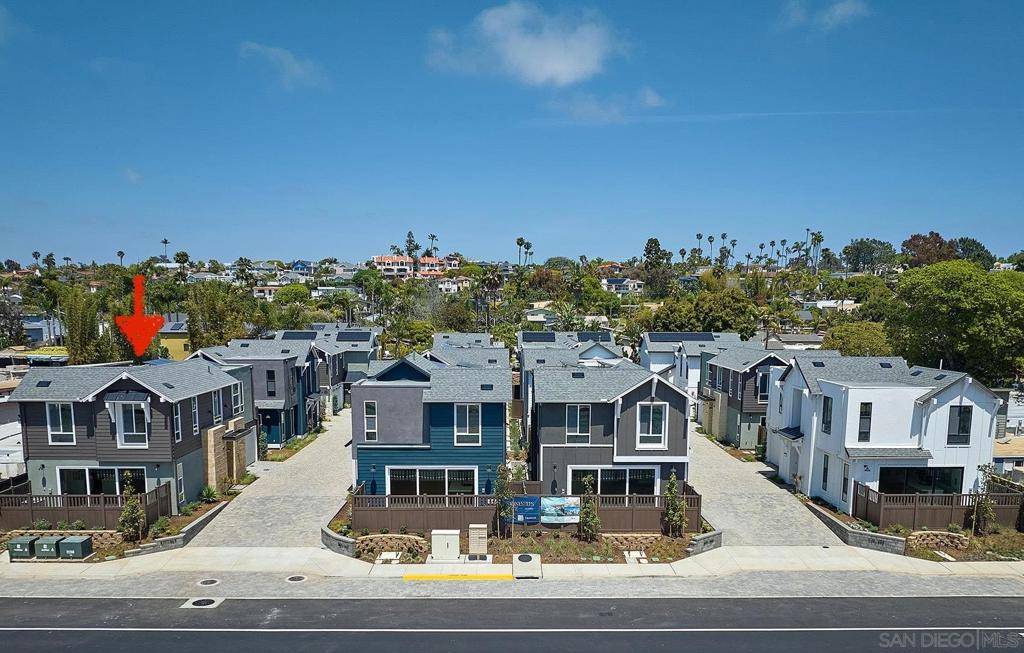 Encinitas, CA 92024,571 N Vulcan Ave