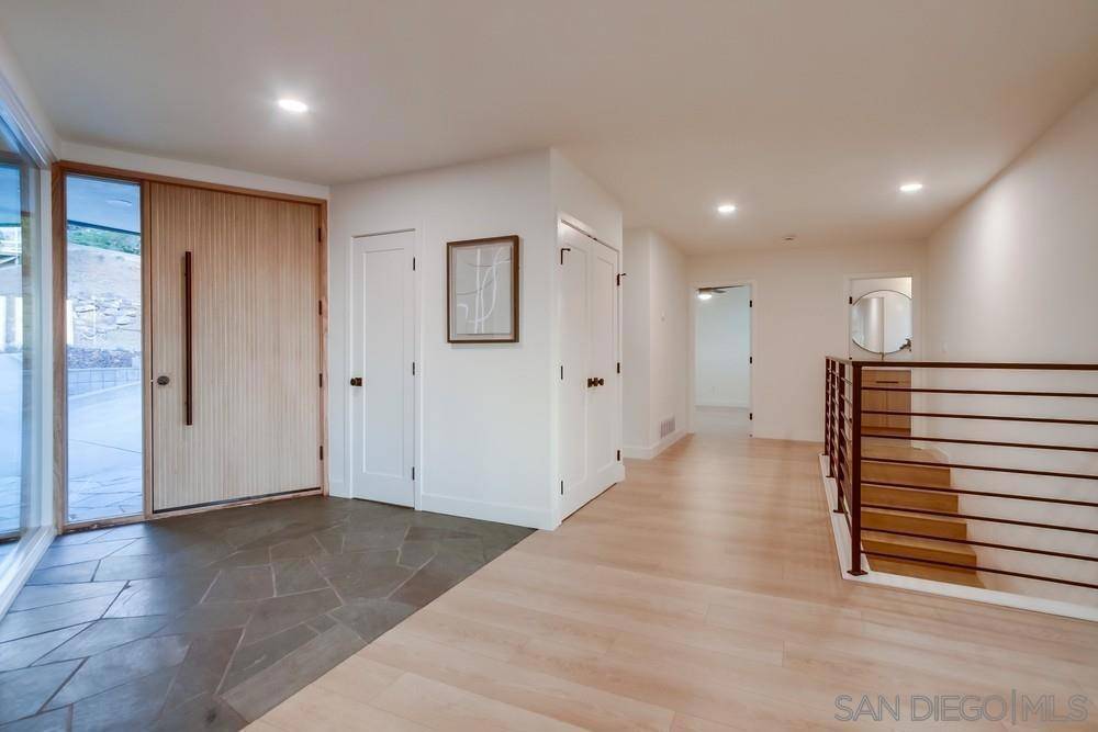 San Diego, CA 92120,6347 Elmhurst Dr