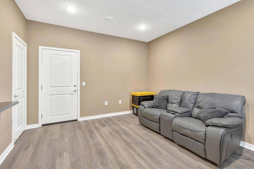 San Marcos, CA 92078,877 Blackstone Dr