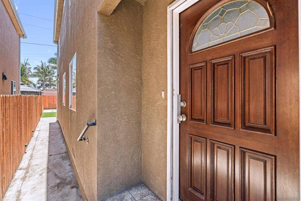 Long Beach, CA 90810,2418 W Lincoln St