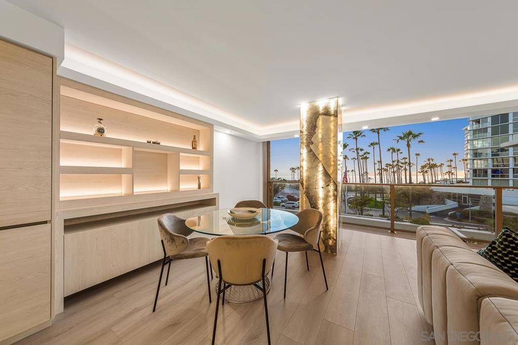 Coronado, CA 92118,1820 Avenida Del Mundo #210