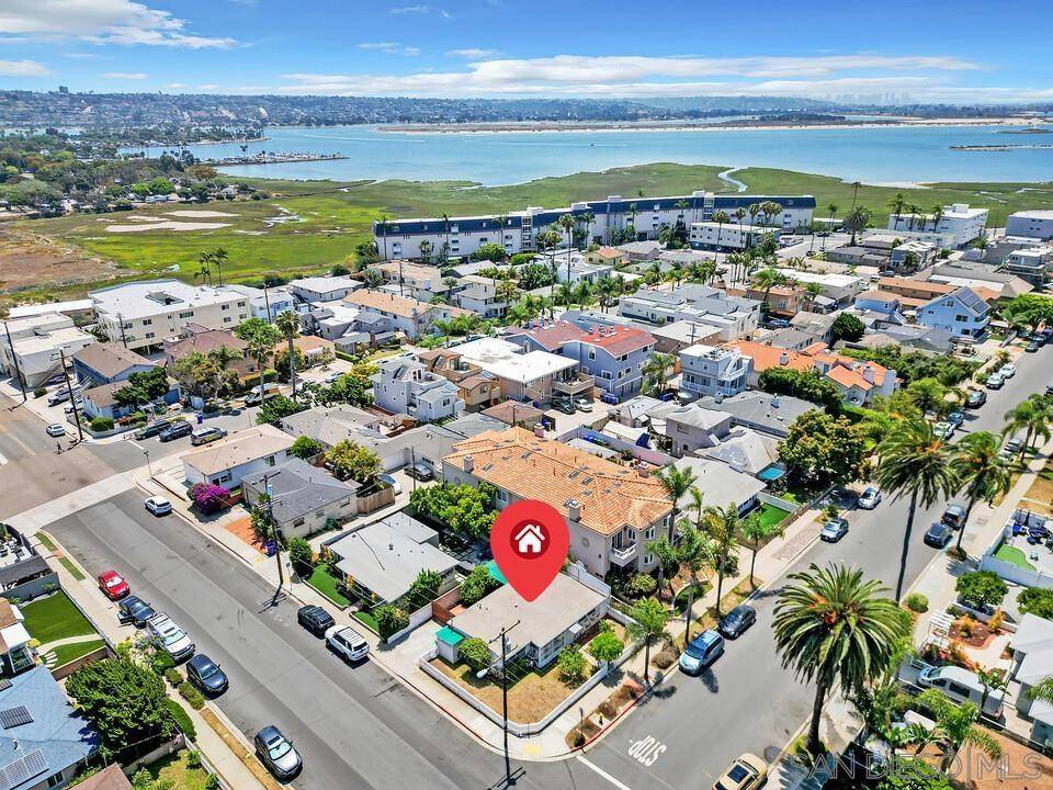 San Diego, CA 92109,4095 Honeycutt St.