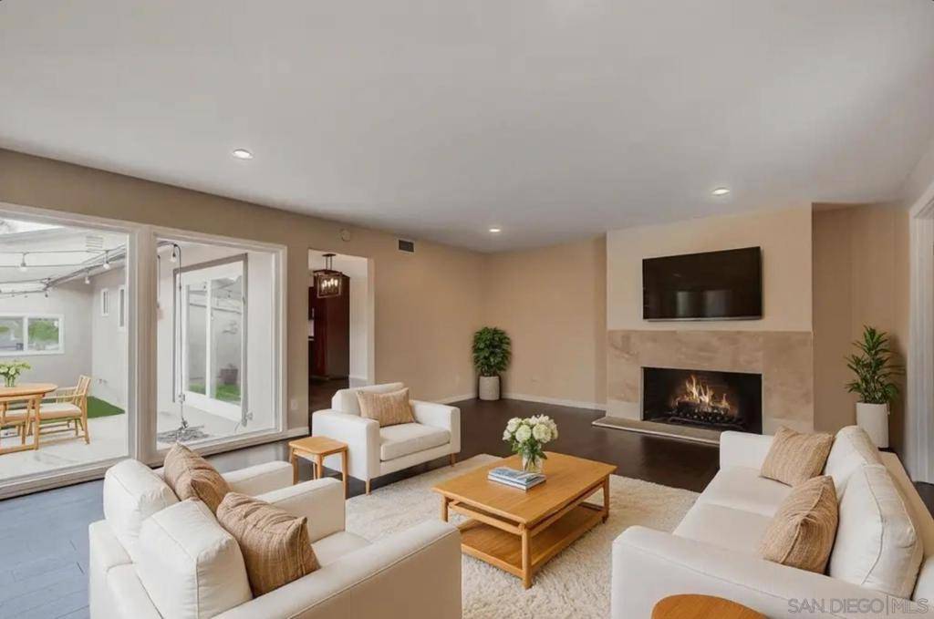 San Diego, CA 92115,5256 Prosperity Ln
