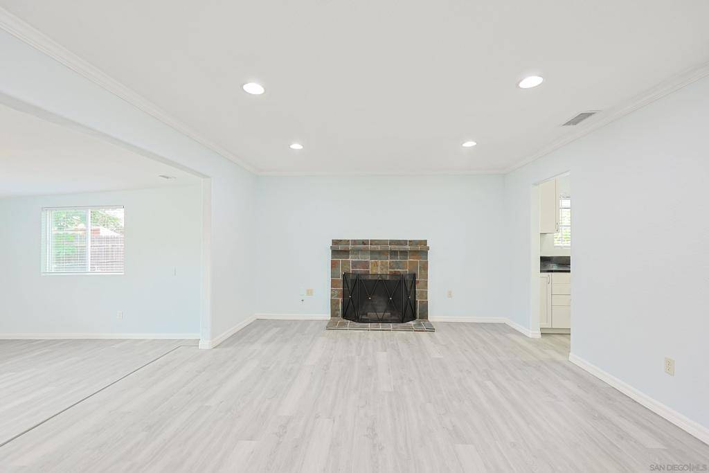 Escondido, CA 92027,819 Daisy St