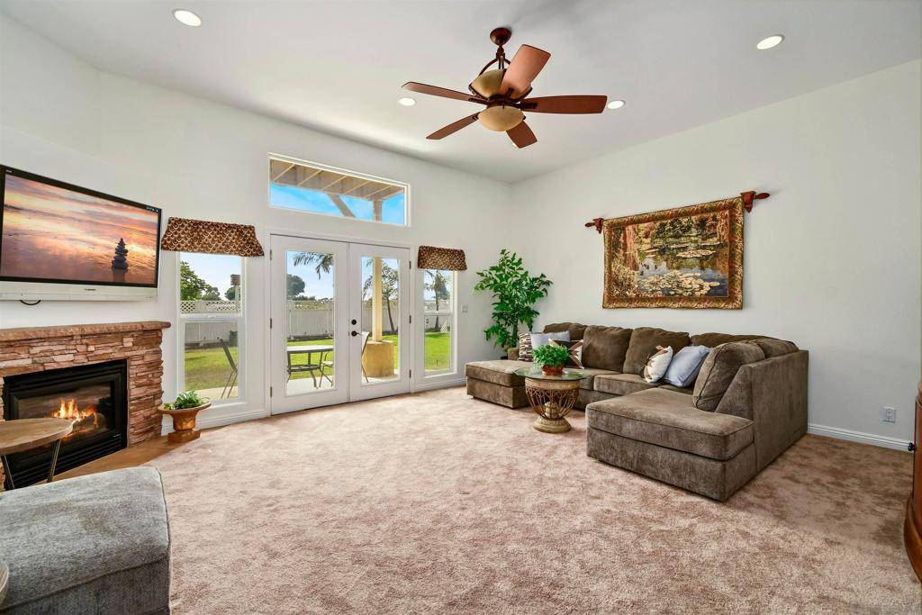 Carlsbad, CA 92008,2725 Morning Glory Ln