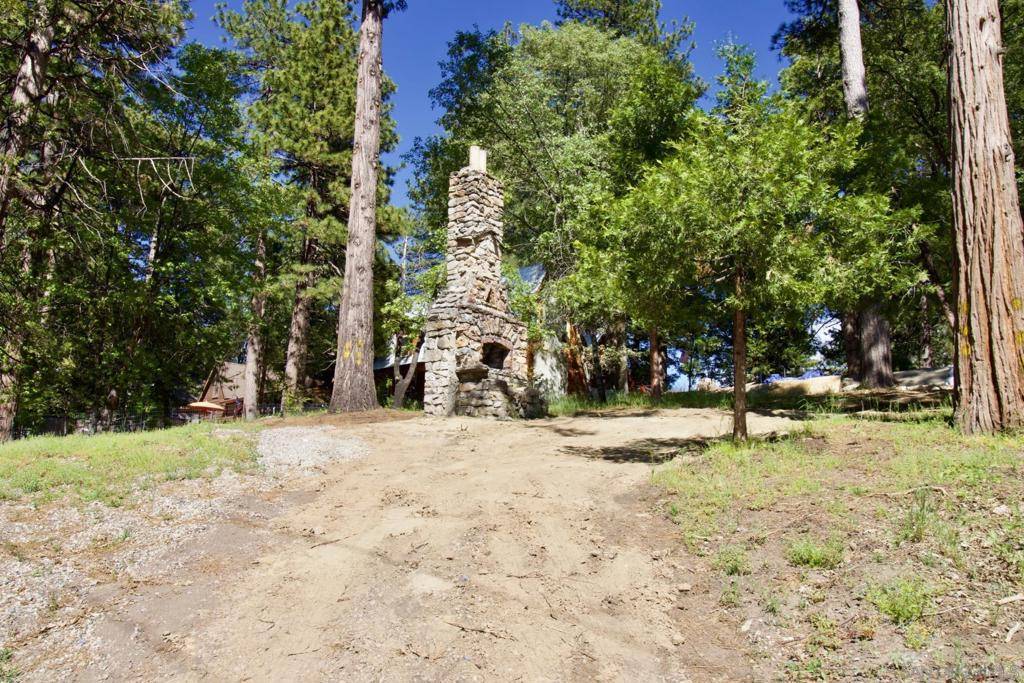 Running Springs, CA 92382,32065 Hunsaker Way