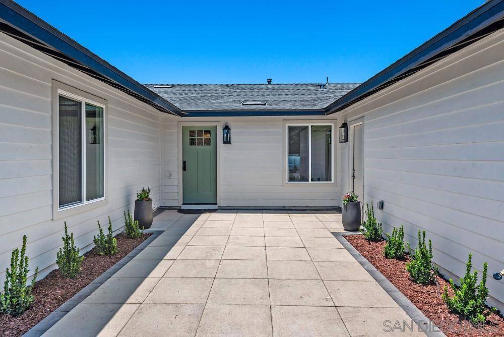 Poway, CA 92064,13026 Gate Dr