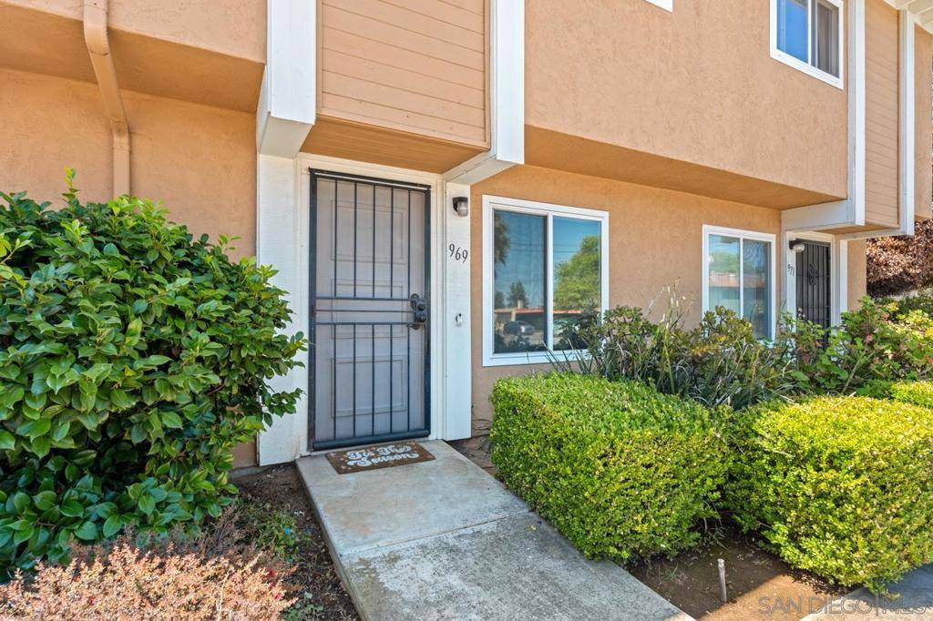 El Cajon, CA 92020,969 S Mollison