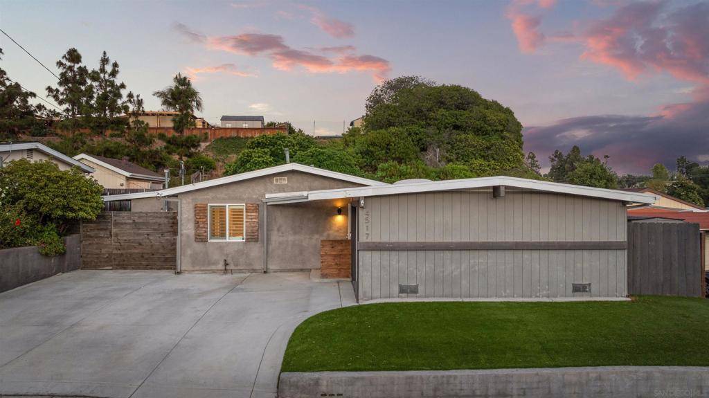 San Diego, CA 92117,4517 Lyric Ln