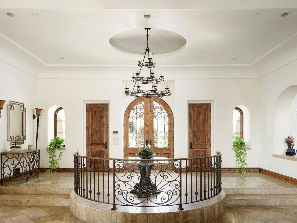 Rancho Santa Fe, CA 92067,16409 Via de Santa Fe