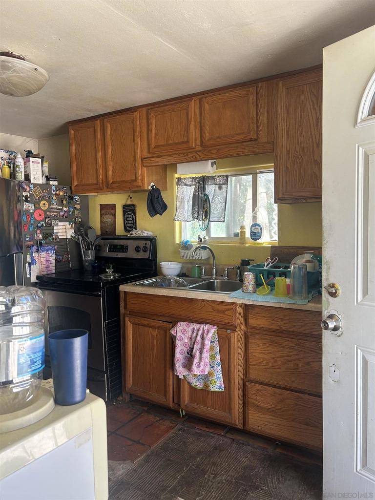 Escondido, CA 92026,10482 Tatas Pl