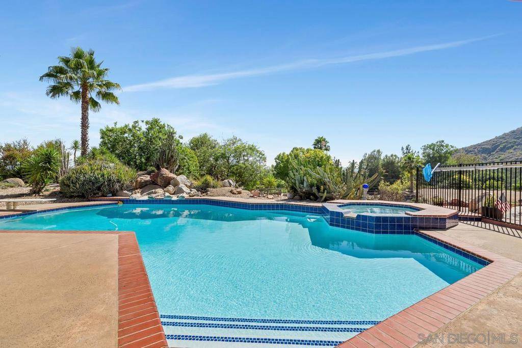 Escondido, CA 92026,25980 Forest Dr