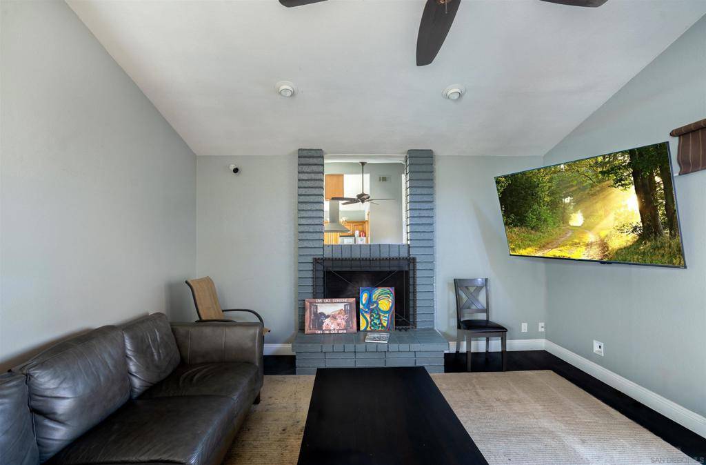 Escondido, CA 92025,1116 Circle Dr