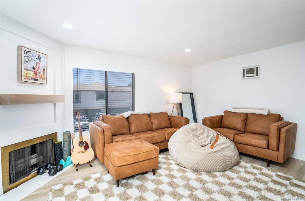 Oceanside, CA 92056,3407 Del Este Way