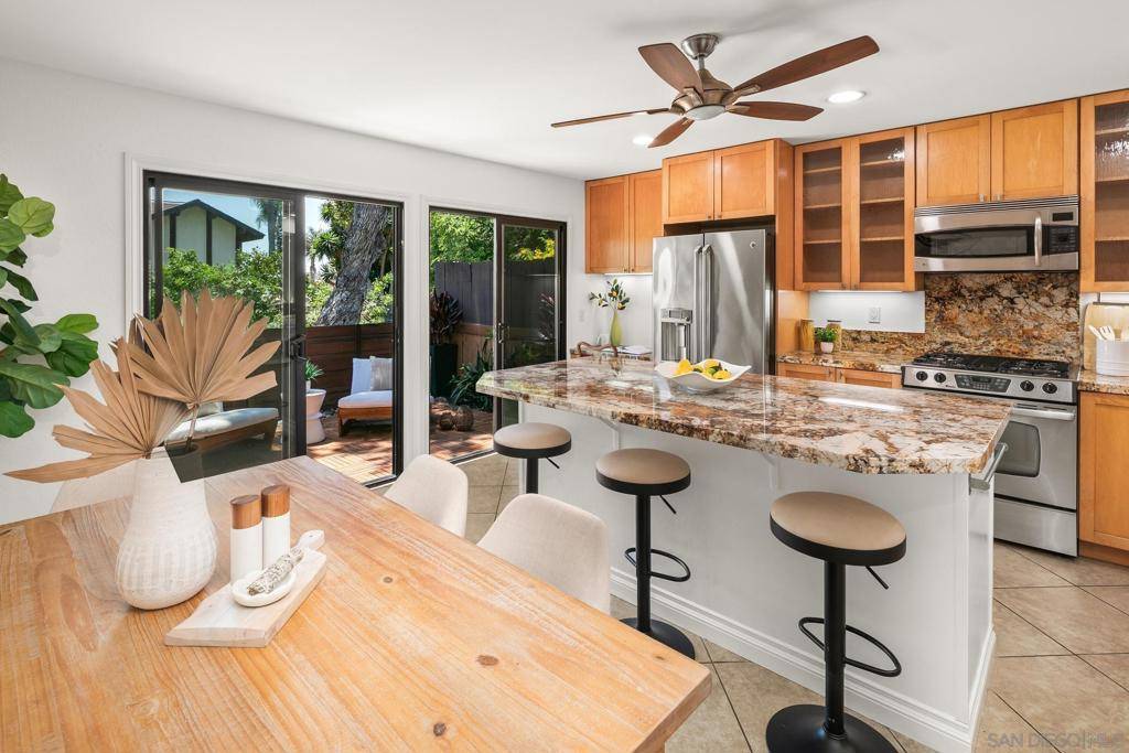 Cardiff By The Sea, CA 92007,2464 Caminito Ocean Cove